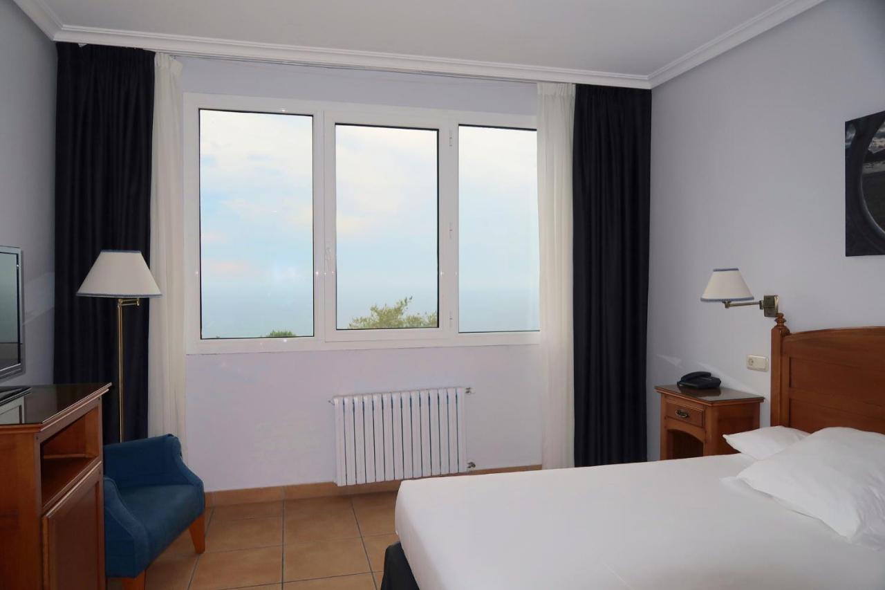 Hotel Gudamendi San Sebastian Bagian luar foto
