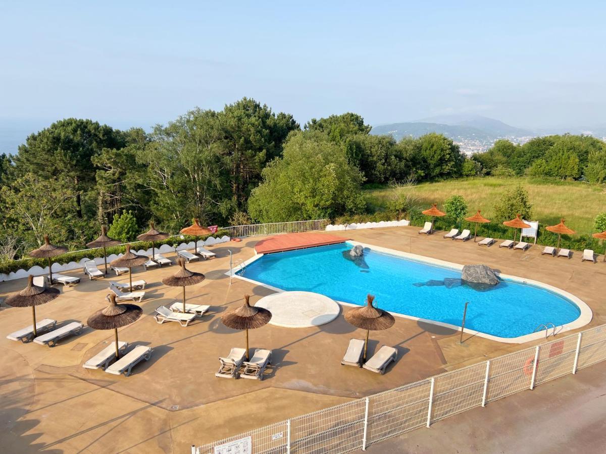 Hotel Gudamendi San Sebastian Bagian luar foto