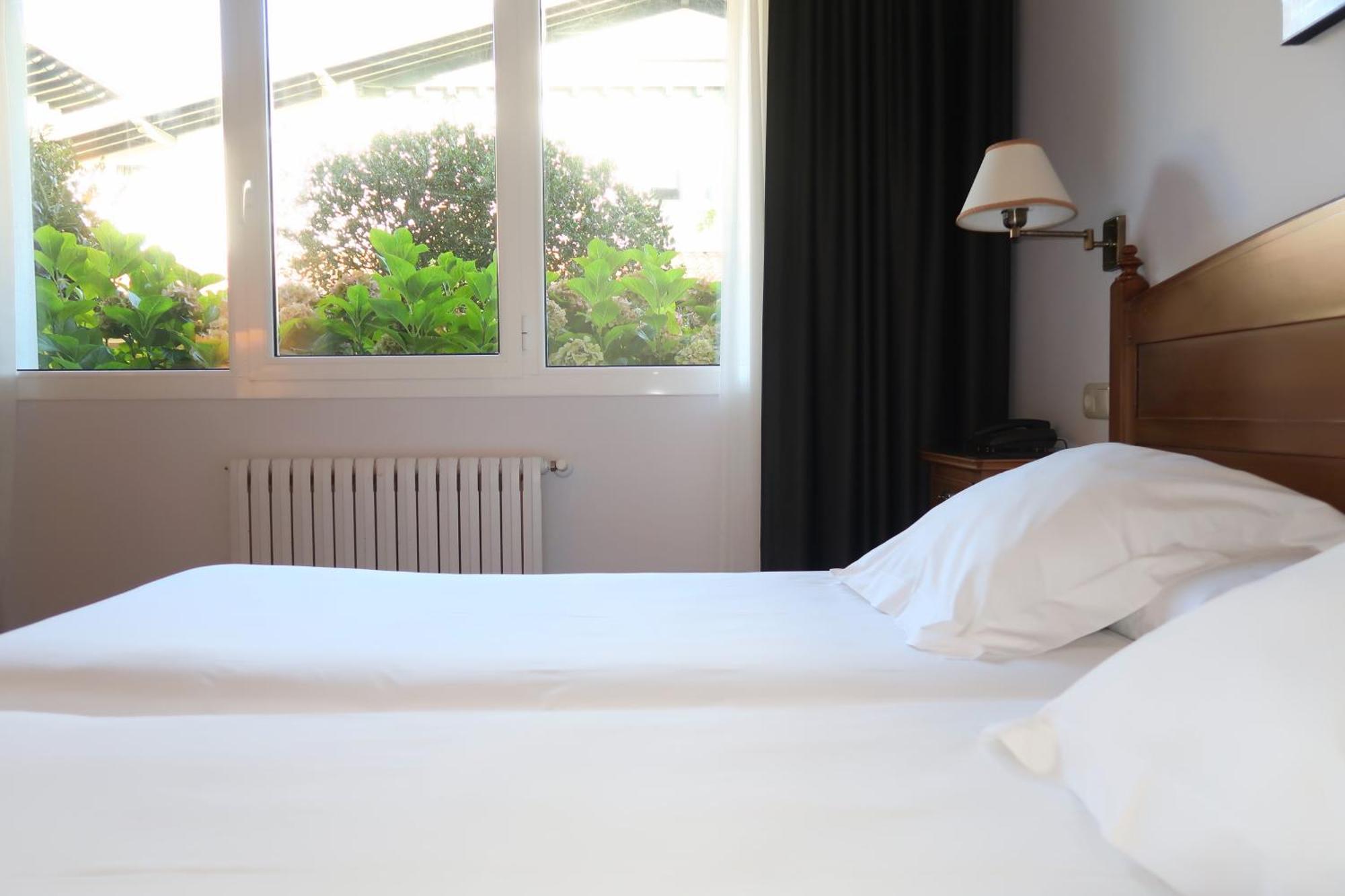 Hotel Gudamendi San Sebastian Bagian luar foto
