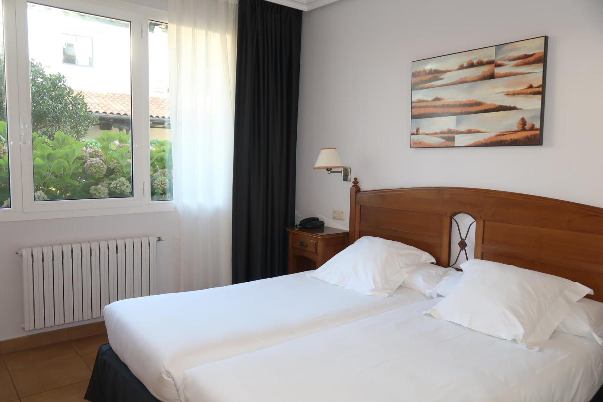 Hotel Gudamendi San Sebastian Bagian luar foto