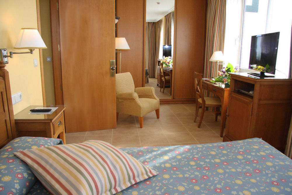Hotel Gudamendi San Sebastian Bagian luar foto