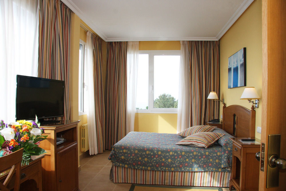 Hotel Gudamendi San Sebastian Bagian luar foto